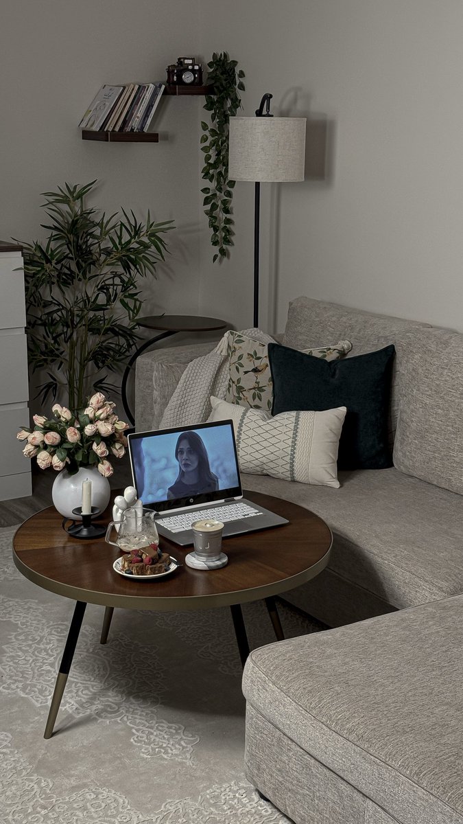 ii_xo2's tweet image. يتعَافى الإنسَان بِـ لحظاتهِ الهادئه❣️.