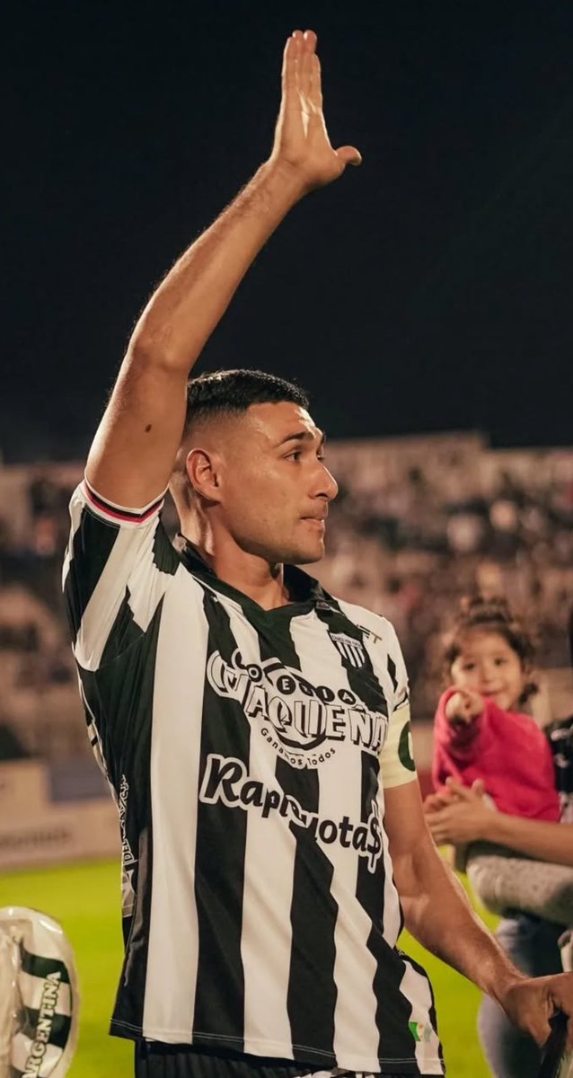 radiofmq's tweet image. 🔎 En #Quilmes interesa  David Valdez defensor central de #ChacoForEver 

⚽️ Tiene 32 años, jugó 26 partidos y convirtió 3 goles