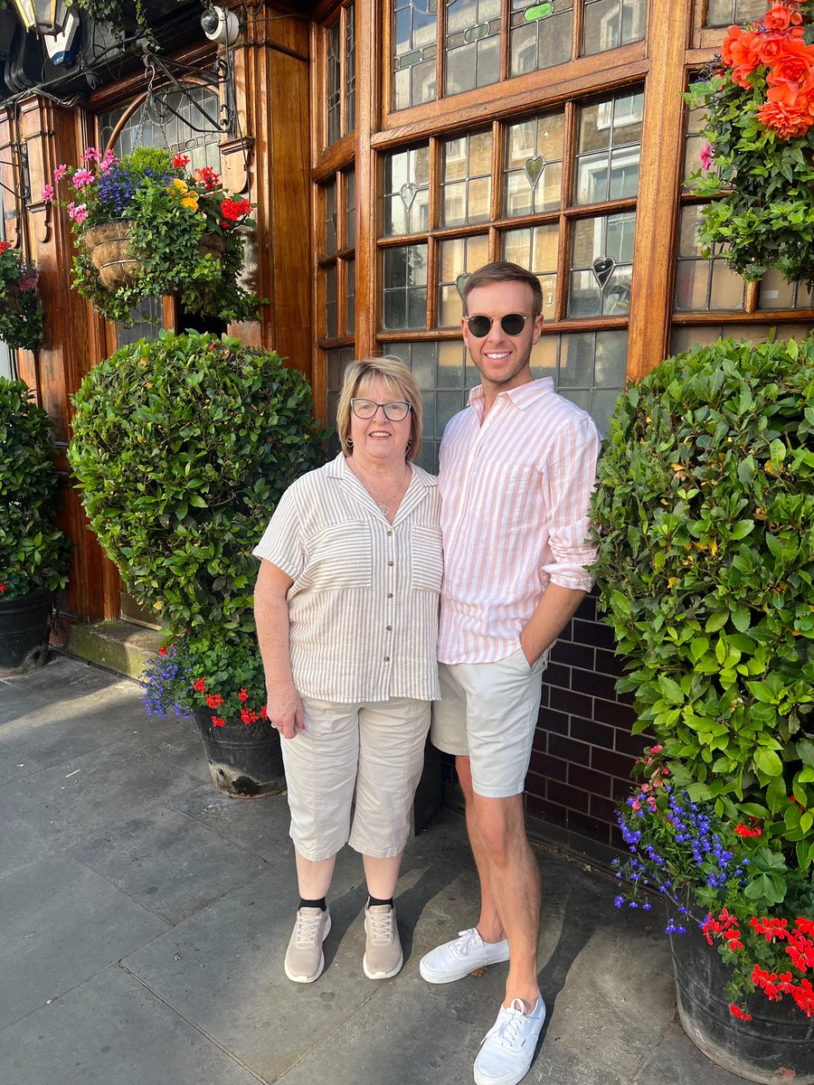 kevinjguest's tweet image. Happy birthday, Mom! She’s the best of us.