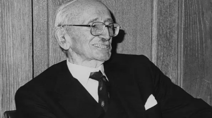 realjbj's tweet photo. Hayek: “A ideia de justiça social é uma superstição quase religiosa”

https://t.co/mGYXeImnDH https://t.co/5AisaeSUqi