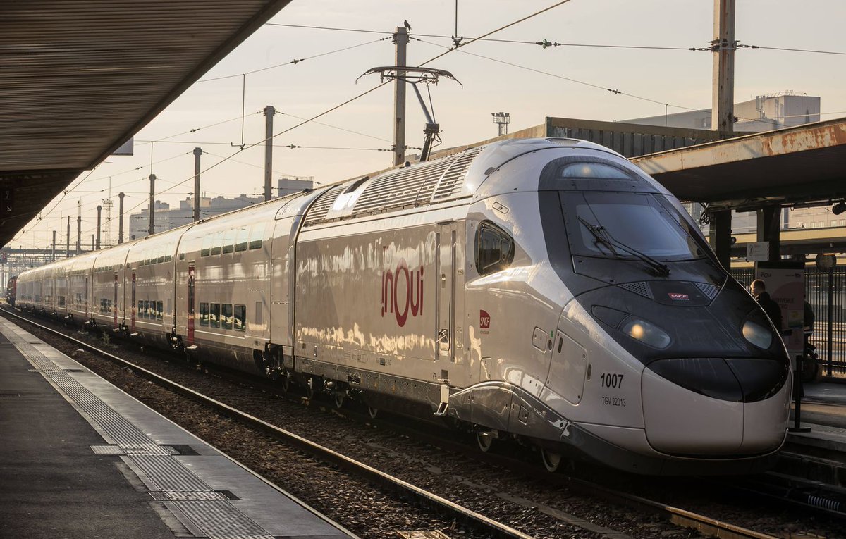 SNCF : « On n’aura pas d’eau pour tout le monde »… Quand un TGV met plus de 9 heures pour relier Paris à Lyon dlvr.it/TP6CMb