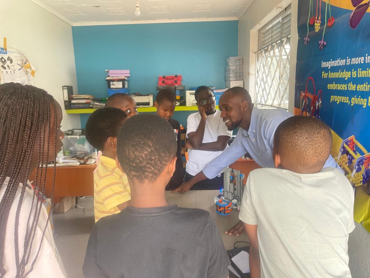 KeilahShanitah's tweet photo. 💡 Robots, code, and creativity! The Uganda National STEM & Robotics Championship 2025 kicks off tomorrow. Students from 4 nations bring their A-game to Nakawa’s ICT Hub. #UGROBOTICS2025UPDATES #YoungEngineers #UgVotes2026 #UnstoppableUG https://t.co/YS2eSw5yC7