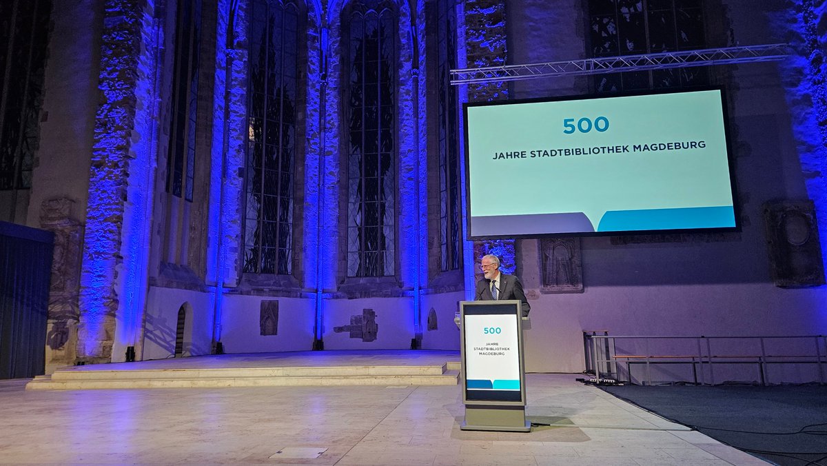 📚 🎉500 Jahre Stadtbibliothek <a href="/Ottostadt/">Ottostadt Magdeburg</a>: Bibliotheken seien nie etwas Statisches gewesen. Sie hätten sich stets mit den Zeiten verändert, so StM #Robra beim Festakt am Mittwoch. Die fast 200 Bibliotheken in #SachsenAnhalt seien Orte des lebenslangen Lernens.