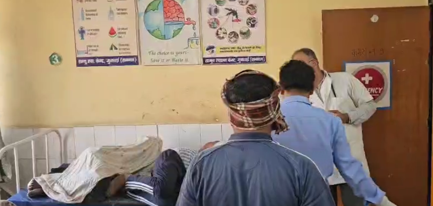 bstvlive's tweet image. संभल: संभल में दो पक्षों में खूनी संघर्ष

➡3 गांव के गुट आए आमने-सामने
➡जमीन के विवाद को लेकर आमने-सामने
➡दोनों गुटों में जमकर चले लाठी और डंडे 
➡करीब 10 लोगों से अधिक लोग घायल
➡जमीन की जुताई करने को लेकर विवाद
➡जुनावई थाना क्षेत्र का मामला 

#Sambhal #Clash #LandDispute…