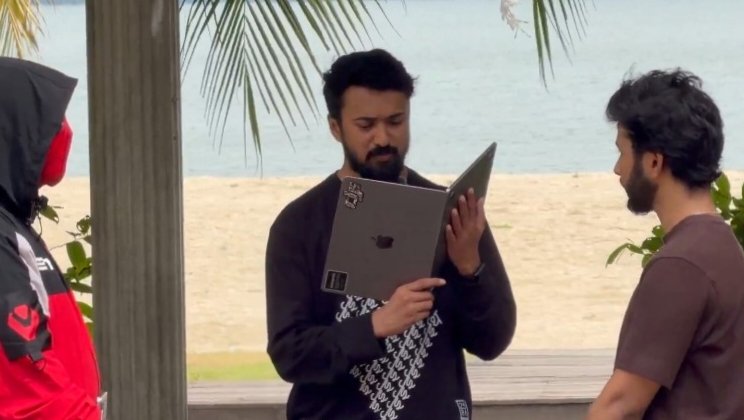 Developers matchmaking season continues this December- replacing bibles with laptops. 

But wait...is it really matchmaking this time? 👀
Stay tuned..!! 🤜🏻🤛🏻