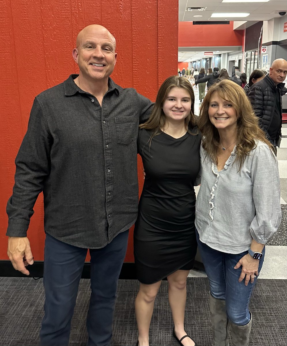 ReneSOlson's tweet photo. Congratulations to Ava on her induction into National Honor Society tonight.  She has been working very hard her senior year at not just her grades but doing community service hours, playing softball games and taking extra lessons/practices and taking courses on her own to get.. https://t.co/atfSjGpsWf