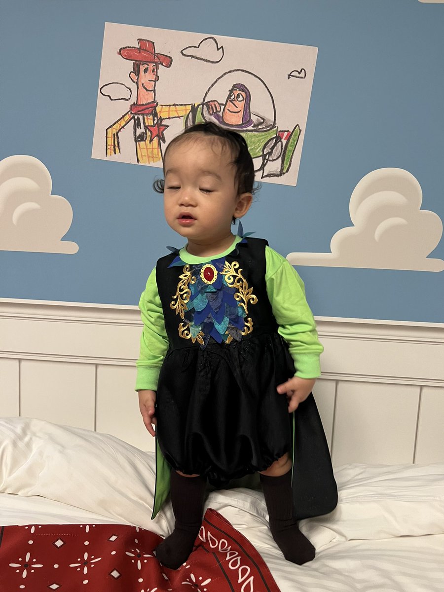 chichichi_0121's tweet photo. 「ロンパースからしか得られない栄養がある」などと供述しており… https://t.co/nkLKWbb1sB