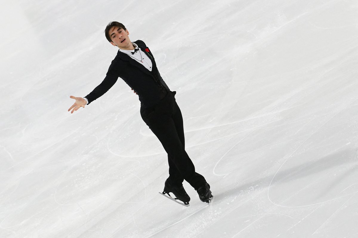 fisg_it's tweet photo. Tra venerdì e sabato, il Towa Pharmaceutical Ractab Dome di Osaka ospiterà il NHK Trophy, quarta tappa del Grand Prix di pattinaggio di figura.

La nutrita spedizione azzurra sarà formata da Matteo Rizzo, Gabriele Frangipani, Anna Pezzetta, la coppia di danza Charlène Guignard/Marco Fabbri e la coppia di artistico Sara Conti/Niccolò Macii.

Le gare inizieranno alle 04:35 di domani, ora italiana.