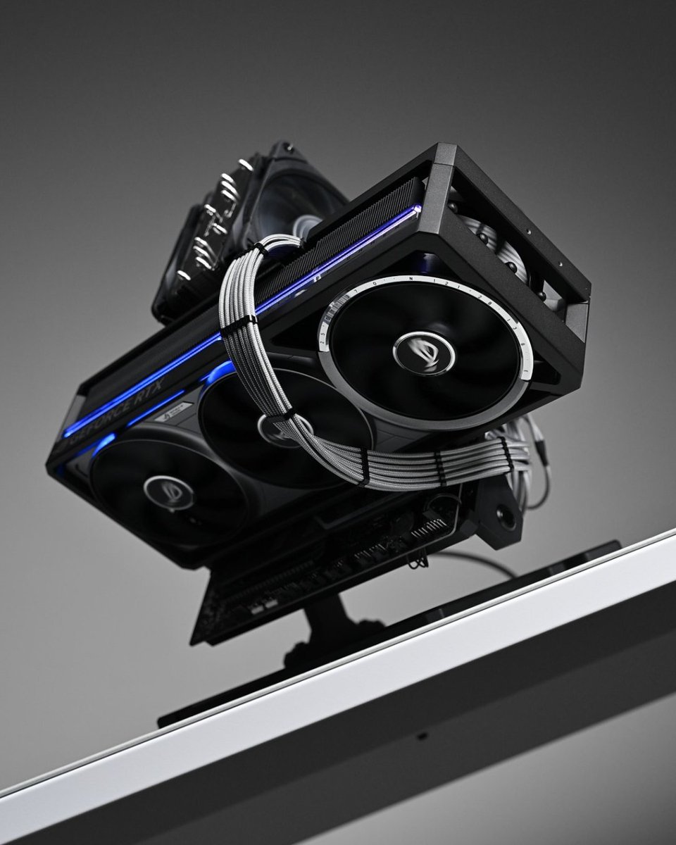 CableMod's tweet image. Dress up your Astral 😎

By @hardlinenexus