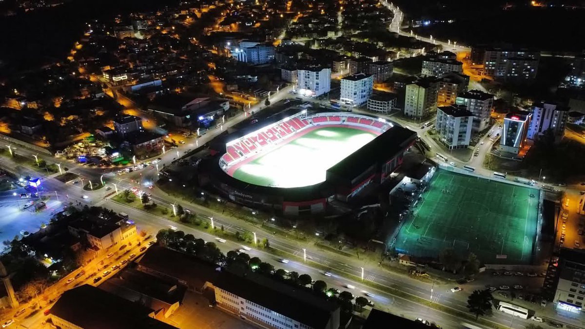 🔴 FEDARASYON YETKİLİLERİ AÇIKLADI: “YOZGAT STADYUMU ÇİMLERİ FUTBOL OYNAMAYA UYGUN”

Fedarasyon yetkilileri sahamızla ilgili yaptıkları çalışmada ve aldıkları numune örneklerinde  stadyumun futbol oynamaya uygun hale geldiğini  yetkililerle paylaştı.
Bir kaç gün içinde stadyum
