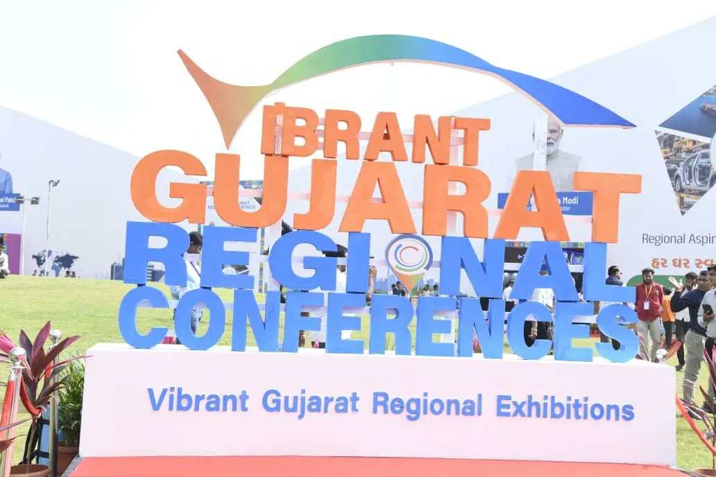 DDNewsGujarati's tweet photo. 🔸કચ્છ-સૌરાષ્ટ્ર ઝોનની “વાઇબ્રન્ટ ગુજરાત રીજનલ કોન્ફરન્સીસ”ના દ્વિતીય દિવસે “MSME કોન્કલેવ” યોજાશે

🔸MSME કોન્ક્લેવમાં ઉત્કૃષ્ટ પર્ફોર્મન્સ કરનારા વિવિધ માઇક્રો તથા સ્મોલ એકમોને પાંચ શ્રેણીમાં એવોર્ડ એનાયત કરાશે

#VibrantGujarat #MSMEConclave #KutchSaurashtraZone #Entrepreneurship #SmallBusinessGrowth #GujaratIndustry
