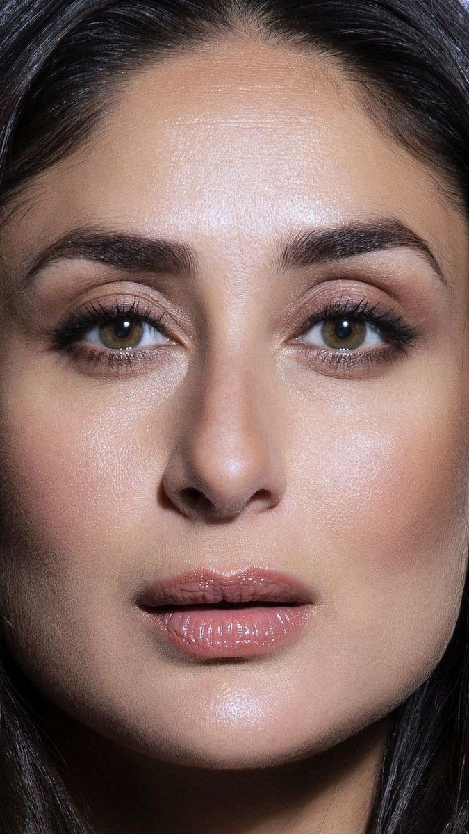 Be honest, whose charm hits harder on screen, her lips or her eyes