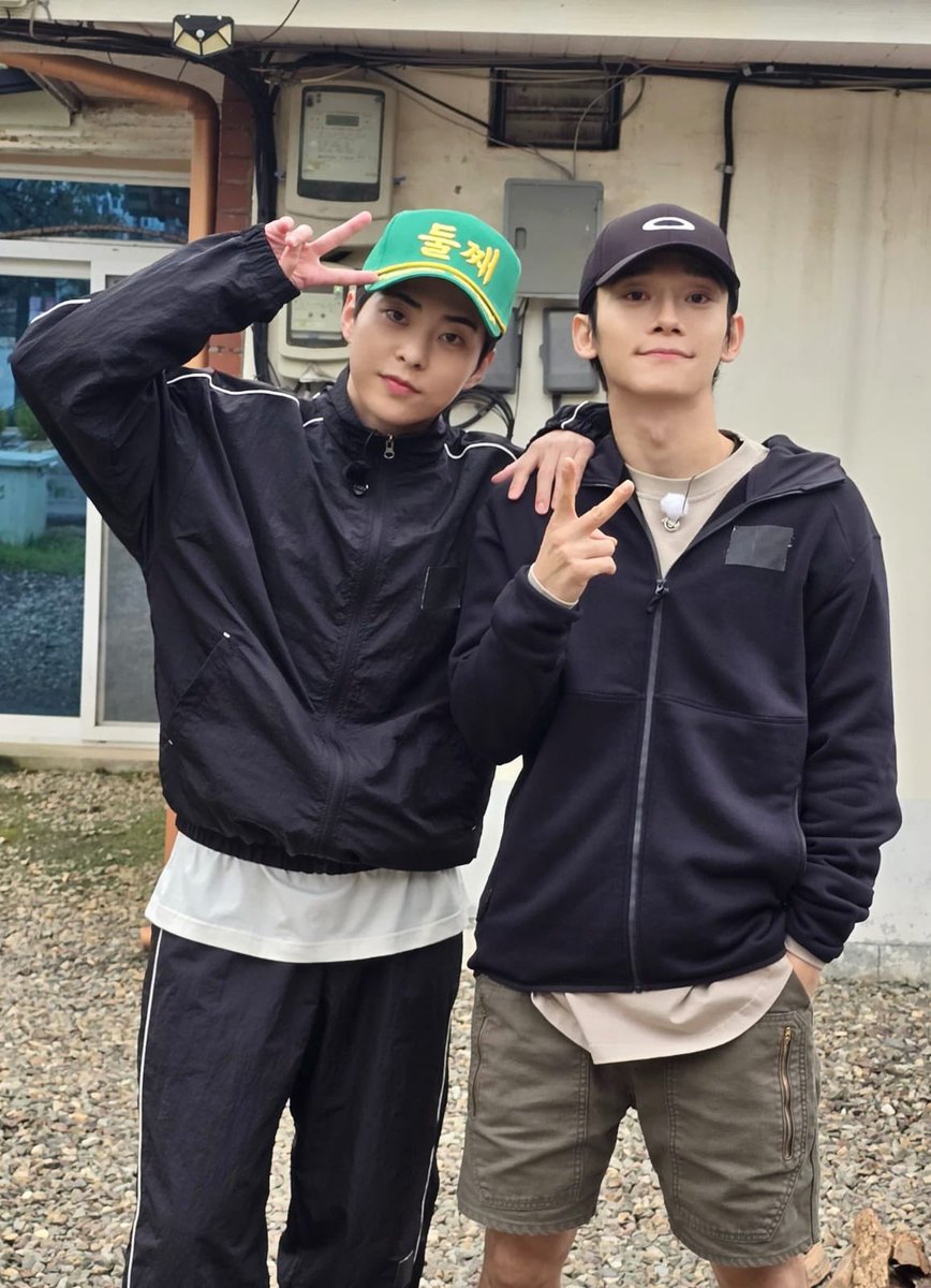 EXO-L INTL tweet media