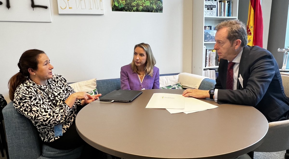 Gracias a <a href="/MargaPisa/">Margarita de la Pisa</a> y a <a href="/VOX_Europa_/">VOX Europa</a> por recibirnos en Bruselas y apoyar una regulación de Medicamentos Críticos que defina y diferencie la #DistribuciónIntegral.
Compromiso con una política farmacéutica sólida y equitativa 💊🇪🇺

👉 bit.ly/4owcNt6