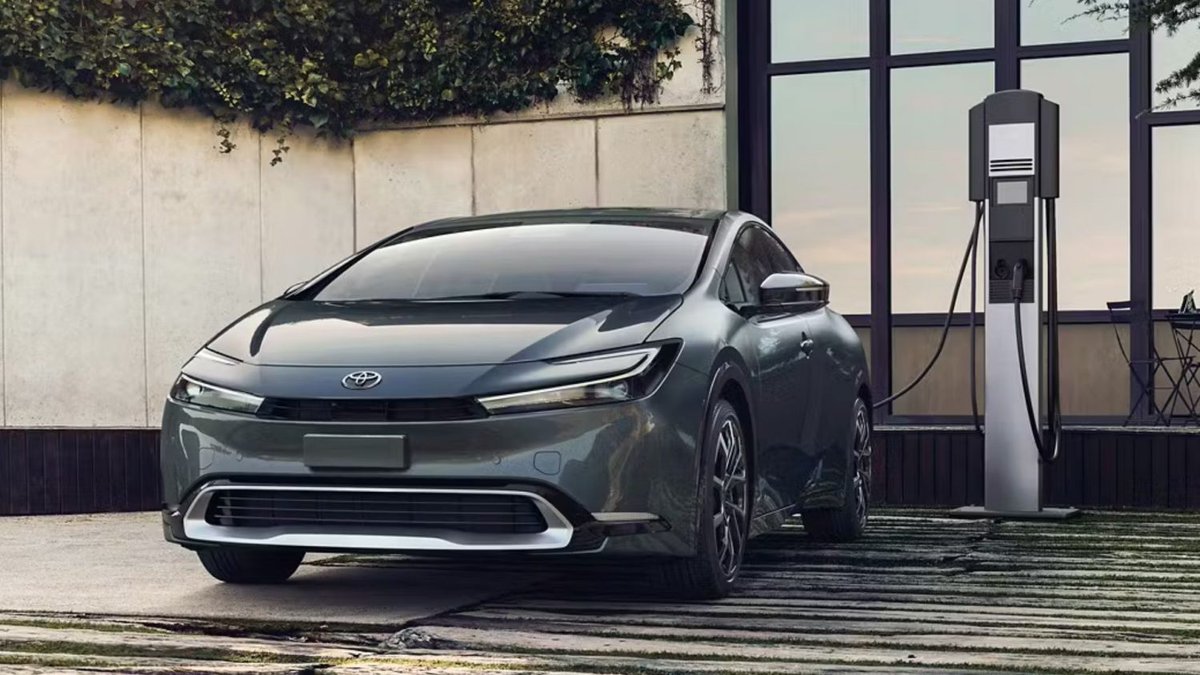 evshift's tweet image. Toyota bets big on plug-in hybrids as EV adoption slows
 
evshift.com/347142/toyota-…
 
#PluginHybrids