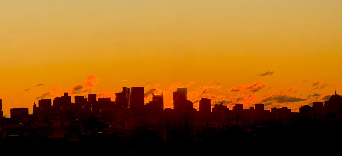 This is what we see today of the #bombogenesis  over the North Atlantic! #Fiery #daybreak #Sunrise #Boston #Skyline #cambridge #Boston #cold 
#stonehenge #SundaySunrise <a href="/ericfisher/">Eric Fisher</a>
 <a href="/Pamelanbcboston/">Pamela Gardner NBC10 Boston</a>
 <a href="/ShiriSpear/">Shiri Spear</a> 
 <a href="/Met_CindyFitz/">Cindy Fitzgibbon</a> 
 <a href="/laabs/">Bard Laabs</a>
 <a href="/weatherchannel/">The Weather Channel</a>
 <a href="/TaniaLealTV/">Tania Leal</a>