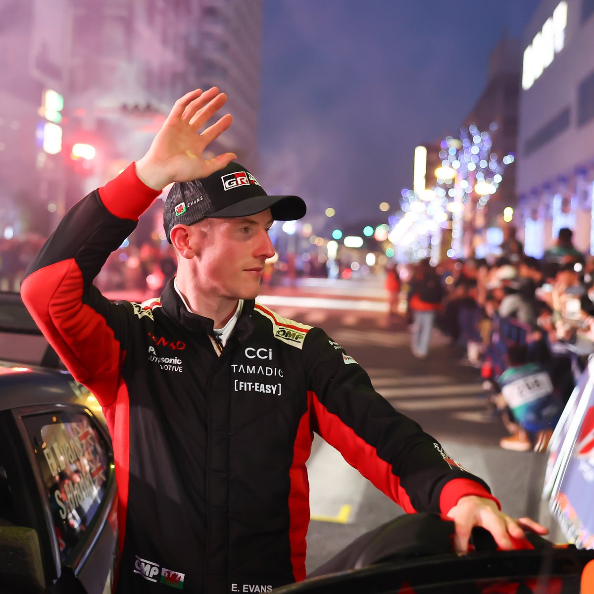 ElfynEvans's tweet photo. What a fantastic welcome 🎌🔥

It’s always such an amazing atmosphere here, thank you to everyone who came to Toyota City tonight!

We are looking forward to getting started in the morning 🙌🏻
 
#EE33 #RallyJapan #ToyotaGAZOORacing https://t.co/POA1r4Xxnj