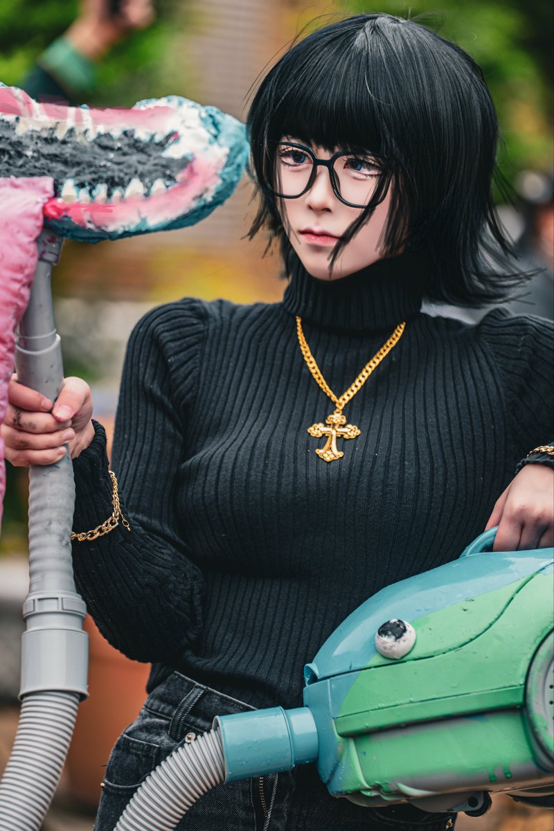 cosplay

h×h  シズク

＿＿足手まといがいると強くなるってことね