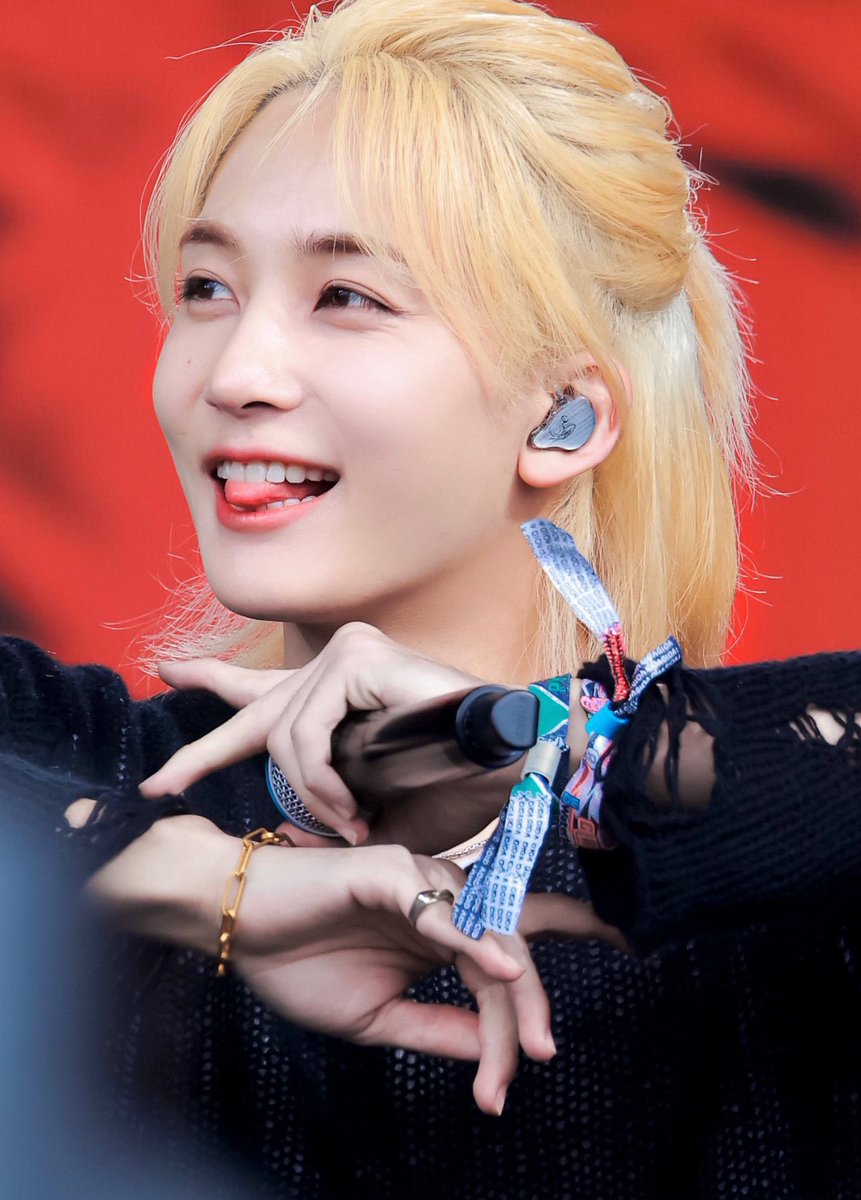 #SEVENTEEN  
#2025MAMAVOTE