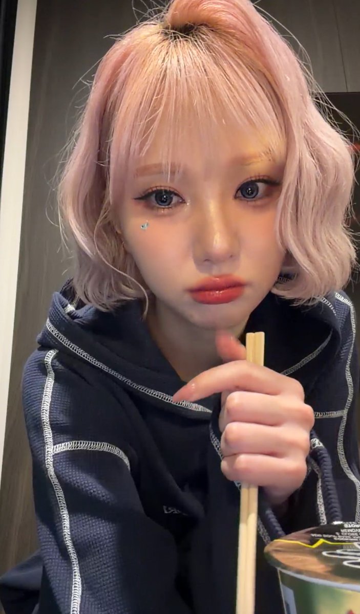 사과머리 얼짱아기가틈
아 너무예뽀
너무기여워
지금 왕행복해~😍😍😍😍😍