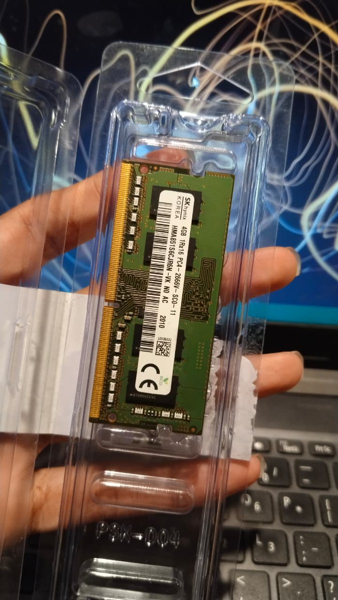 hakjunyeon's tweet image. WTS ram laptop

Spesifikasi:
• Size 4 GB
• Generaai DDR4
• Kecepatan 2400 Mhz

💸 200k bisa nego
🍊 Bisa split payment