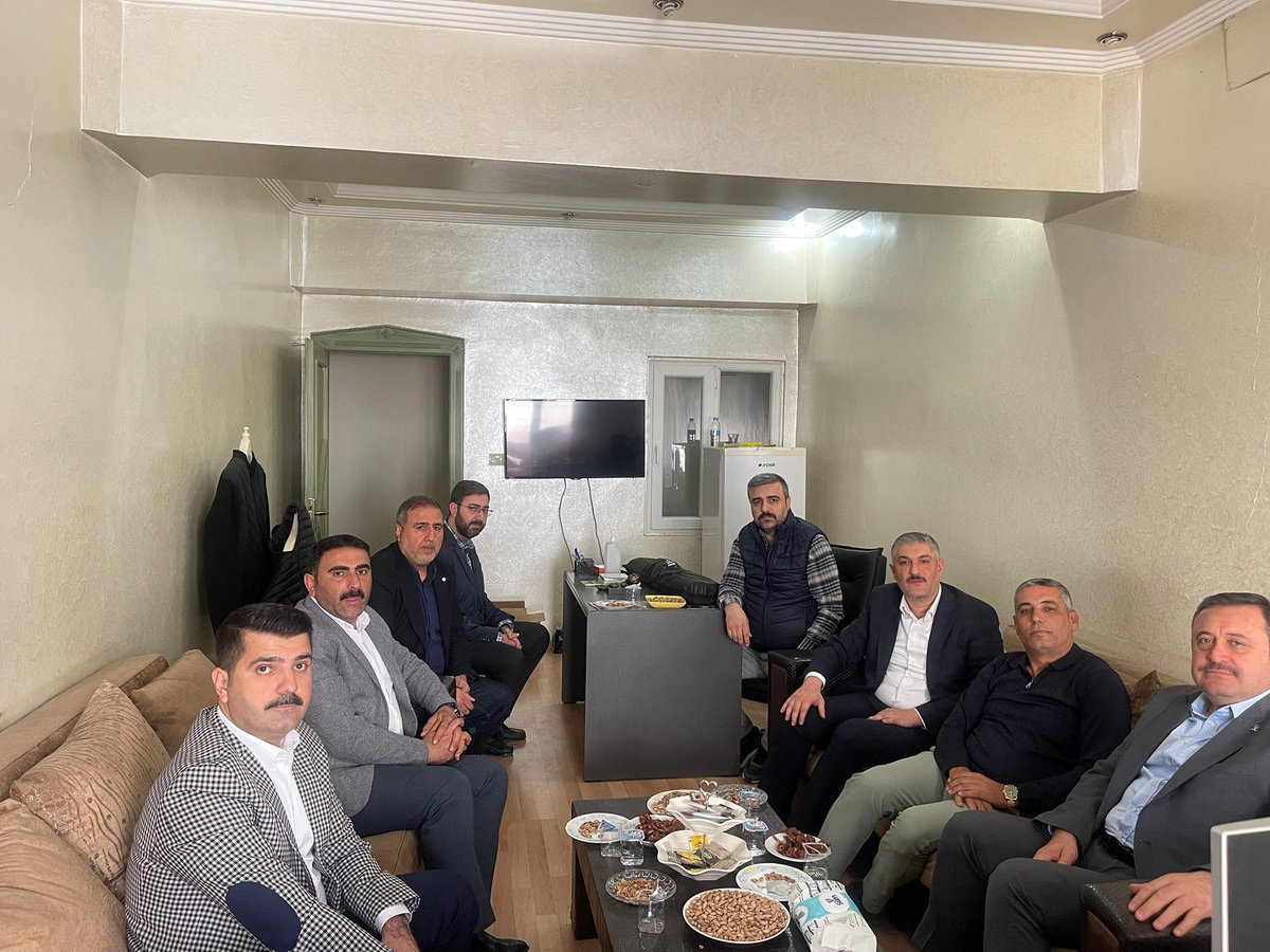 İl Başkanımız Sayın Fatih Muhaddis Fedaioğlu, il başkan yardımcılarımız ile birlikte, vefa ziyaretlerimiz kapsamında İl Yönetim Kurulu Üyemiz Sayın Ömer Çetinkaya’yı ziyaret etti. 

Vefanın, teşkilat kültürümüzün en güçlü temellerinden biri olduğuna inanıyoruz. Nazik