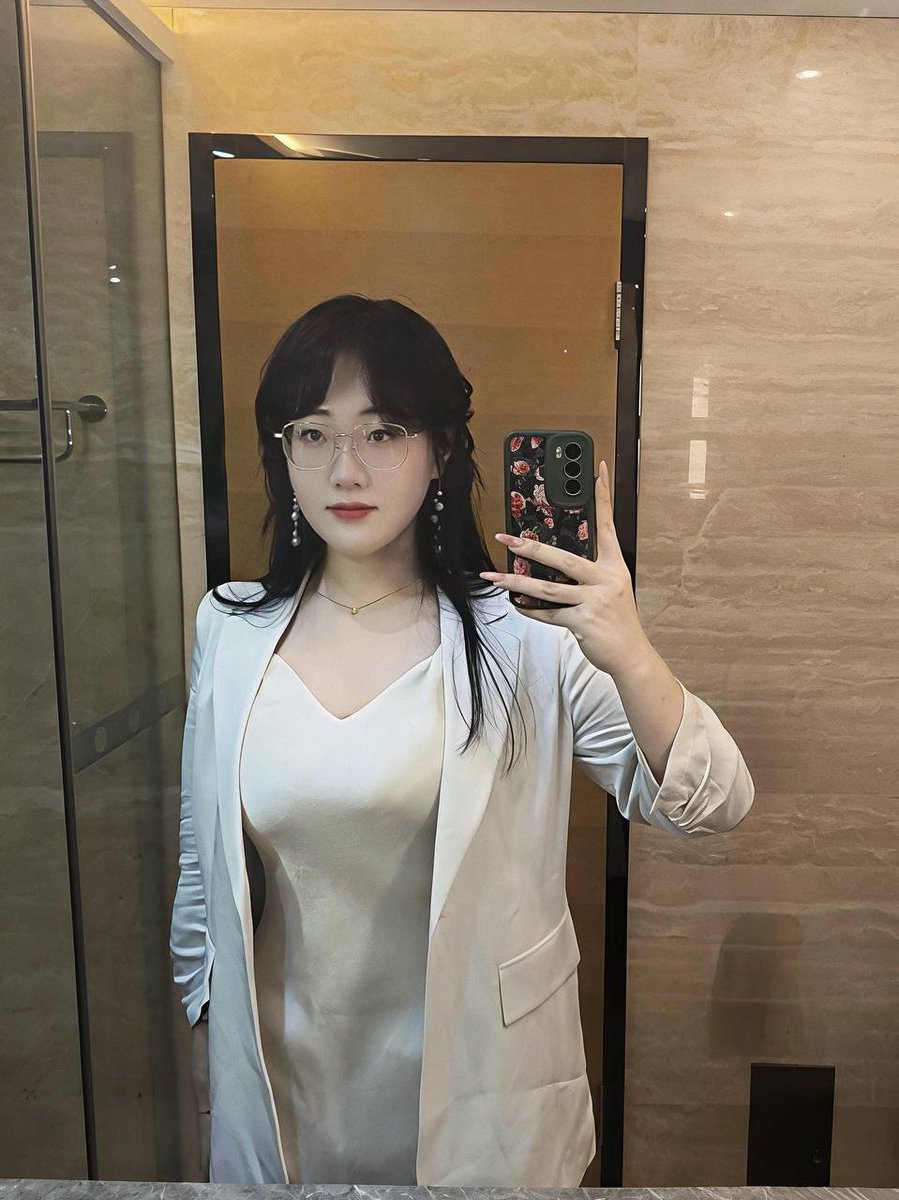 情深深水流流 tweet media