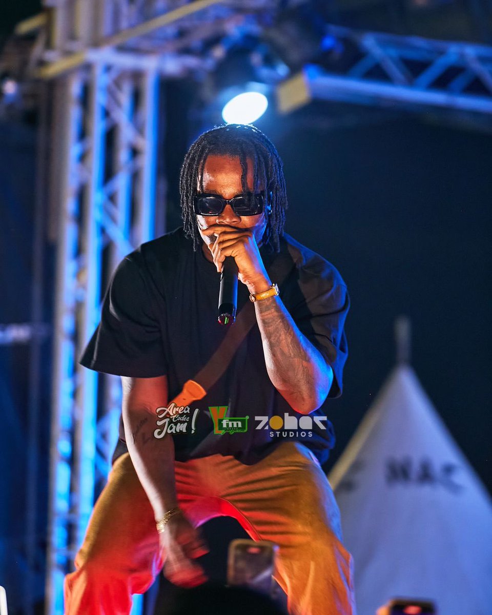 Y1079FM's tweet image. Thank you DarkoVibes for coming through #AreaCodesJam25 

📸: @zoharstudiosgh 

#AreaCodesJam #PinkOnY #PinkAreaCodesJam #yfmghana #ytvghana #fyp #breastcancerawarenessmonth #darkovibesmusic #darkovibes