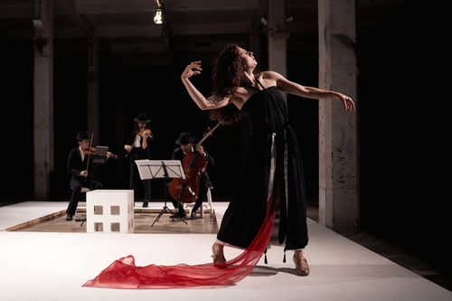 Todavía quedan entradas para ver mañana a Sara Calero y su espectáculo "Intangible, a secas". Entradas en reservas.ayto-pinto.es/#!/reserva/674… <a href="/AytoPinto/">Ayuntamiento de Pinto</a>