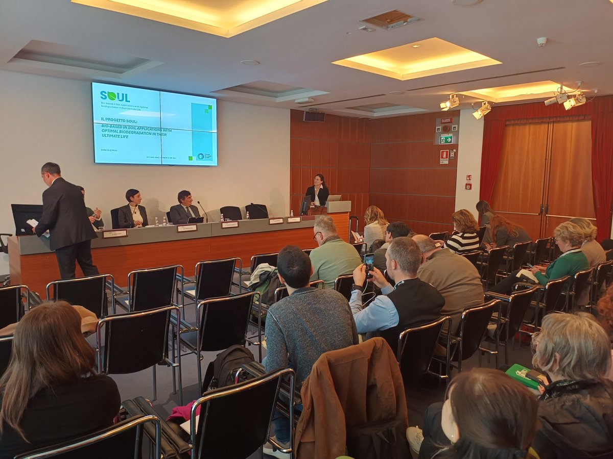 re_soil's tweet image. Sara Guerrini (Novamont) presenting the brand-new EU Project SOUL at the States General for Soil Health

#EUProject #Soil #Ecomondo2025
