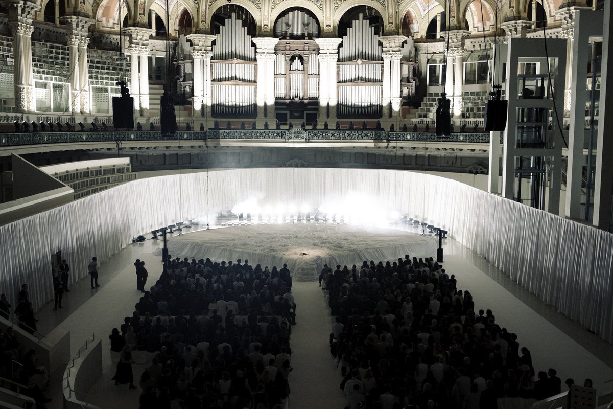 Imágenes de ROSALÍA durante la Listening Party de ‘LUX’ en Barcelona. 

#ROSALIA #LUX