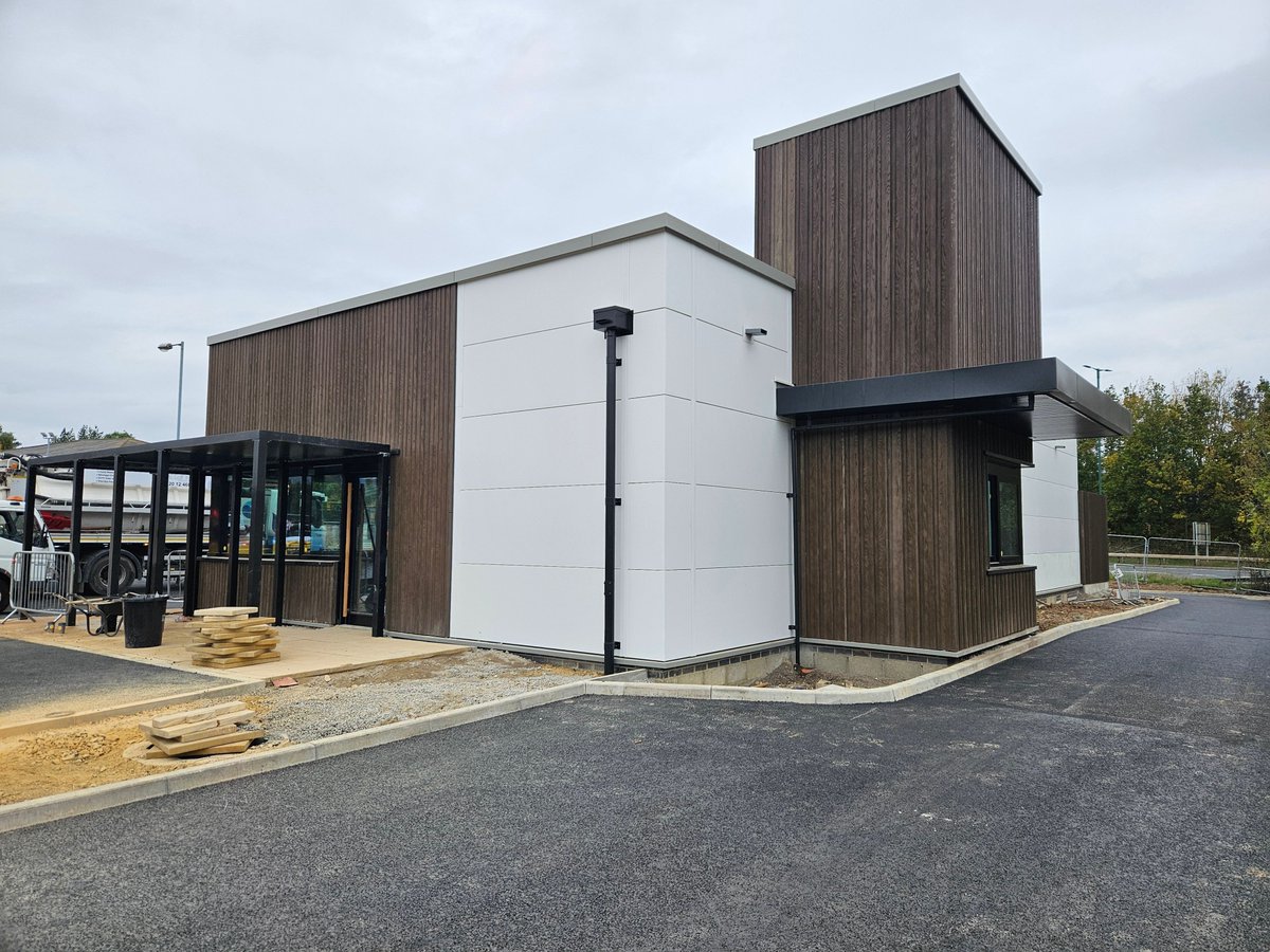 RoneDesign's tweet image. Almost there in Guisborough! ☕🏗️
This new Starbucks is nearly ready to open — great to see it taking shape!

Proud to be Principal Designer (Building Regs) on this one. 👷♀️

#RoneDesign #Starbucks #Guisborough #Construction #BuildingRegulations #ProjectUpdate
