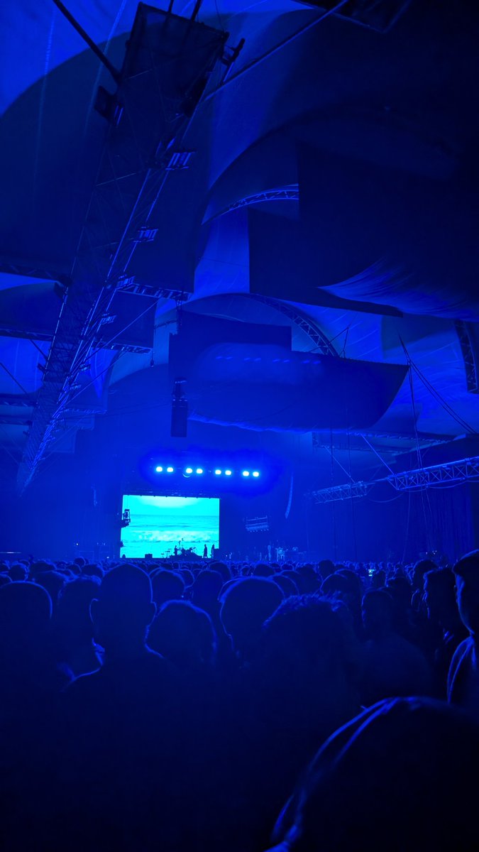 Unbelievable stuff all round. What a special band