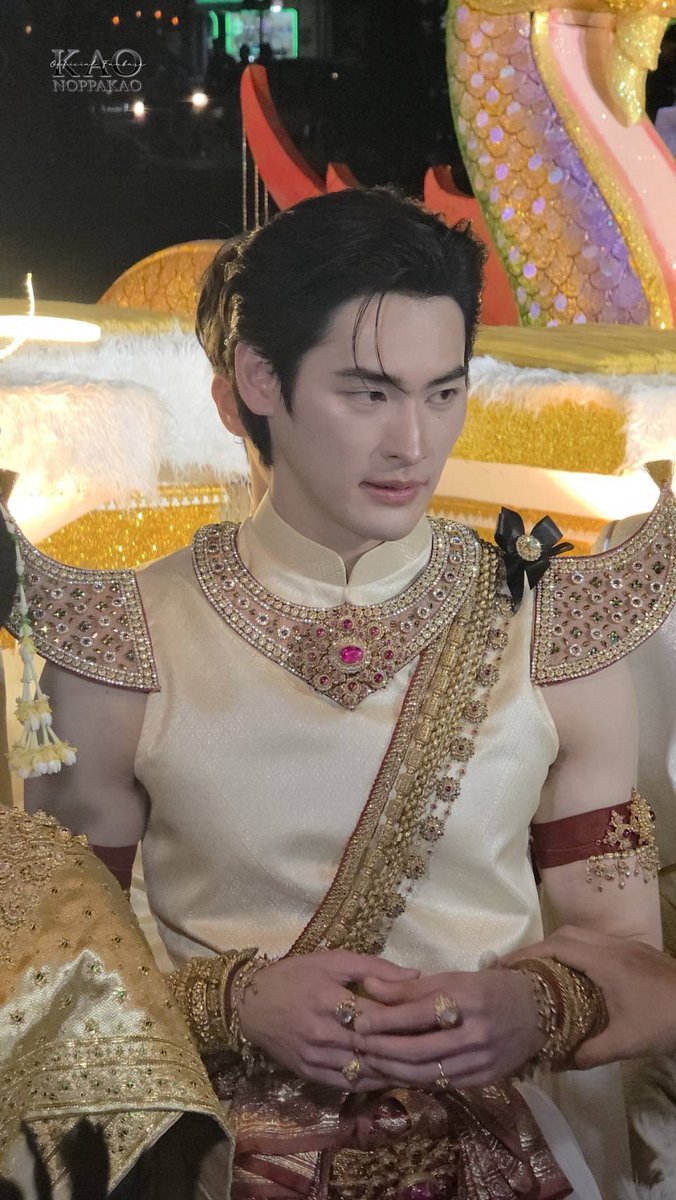 KaoNoppakaoTH's tweet photo. เทพบุตรนพเก้า ณ ขบวนที่ ๙ ค่ะ🚗🕯️✨

🙏🏼ขอบคุณภาพ/คลิป จากแฟนคลับหน้างานนะคะ

KAO CHANGE TOGETHER PARADE

#ยี่เป็งเชียงใหม่ม่วนใจไปกับเก้า https://t.co/qv5uksEIAW