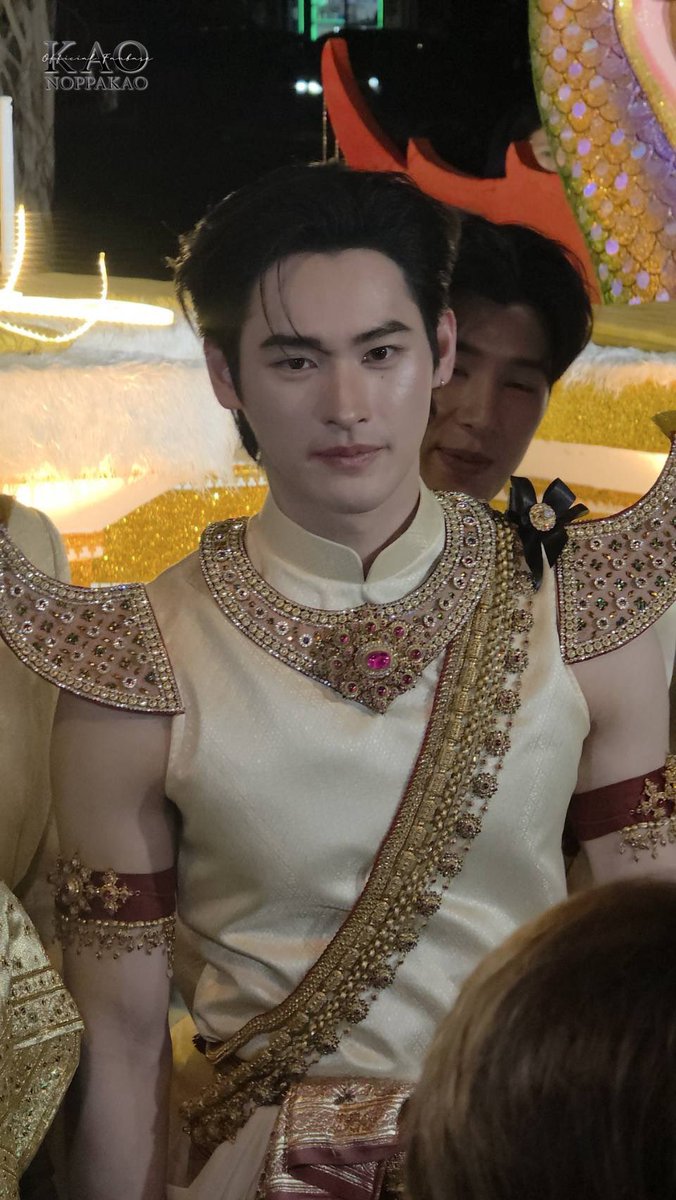 KaoNoppakaoTH's tweet photo. เทพบุตรนพเก้า ณ ขบวนที่ ๙ ค่ะ🚗🕯️✨

🙏🏼ขอบคุณภาพ/คลิป จากแฟนคลับหน้างานนะคะ

KAO CHANGE TOGETHER PARADE

#ยี่เป็งเชียงใหม่ม่วนใจไปกับเก้า https://t.co/qv5uksEIAW