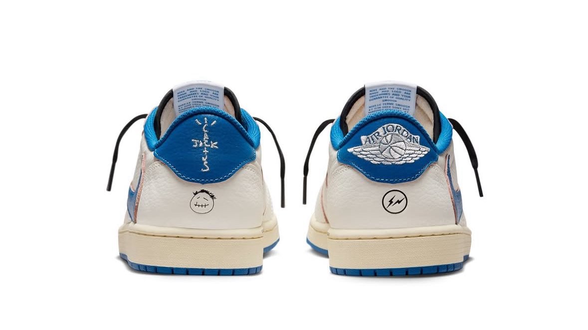 🔥 GOD SELECTION XXX EEK 7 開催🔥  
Travis Scott × FRAGMENT × Nike Air Jordan 1 Low OG SP "Sail/Military Blue"
夢のトリプルコラボが、ついに国内ドロップ！  
セイルの柔らかさとミリタリーブルーのクールさが融合した、プレミアムな一足。  
あなたの足元をストリート界の頂点へ導く…✨