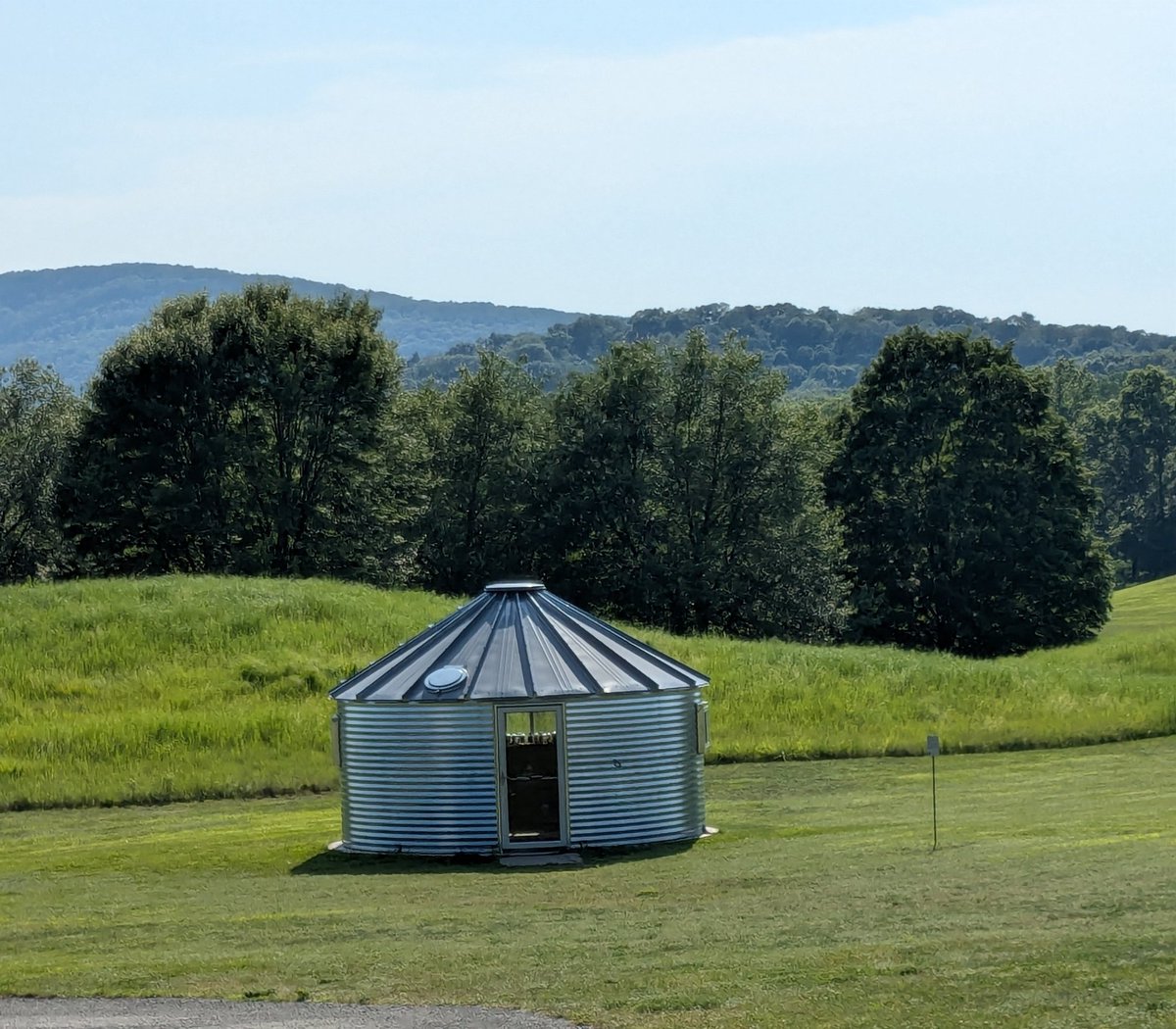 <a href="/mephisto2102101/">mephisto2102</a> Sending some sunshine ☀️☀️ 
Yes we made it 💪🏻 😎
Happy Thursday Ralf ✌🏻🎧🤍🎶🐾 

📸By me 😌🙏🏻