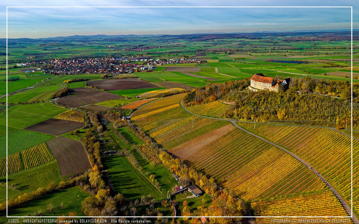 📷 Heimatfotografie entlang der Aisch - Burg Hoheneck bei Ipsheim im Spätherbst - Luftaufnahme vom 05.11.2025 #herzogenaurach #aurachtalfotograf #landkreiserh #nordbayern #golavision  #ipsheim #heimatfotografie #drohnenvisionen #burghoheneck