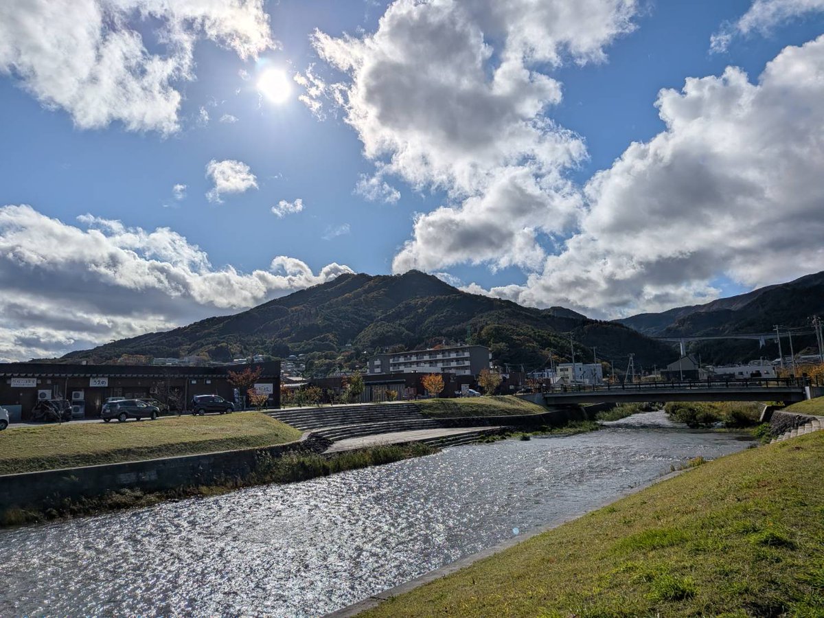DOLINE_member's tweet photo. お土産も買って…
美味すぎた昼メシもいただき…
さてさて〰️……
そろそろ町を出るか💨

さらば！大船渡！
次は来年3月に来るぜ！（予定）

#大船渡
#海の幸ふるまいセンター https://t.co/Z9xRhzzzeN