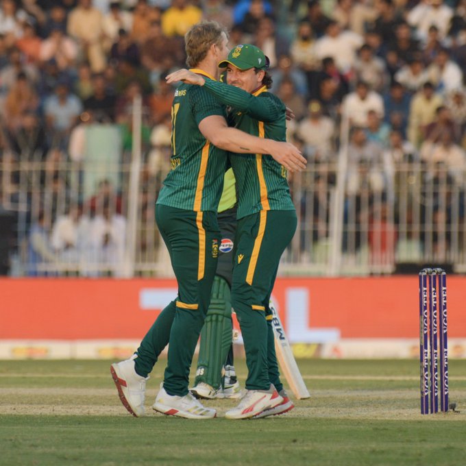 Pakistan is 131/5, with the Proteas pressing for more wickets to take charge of the backend. 👏🇿🇦