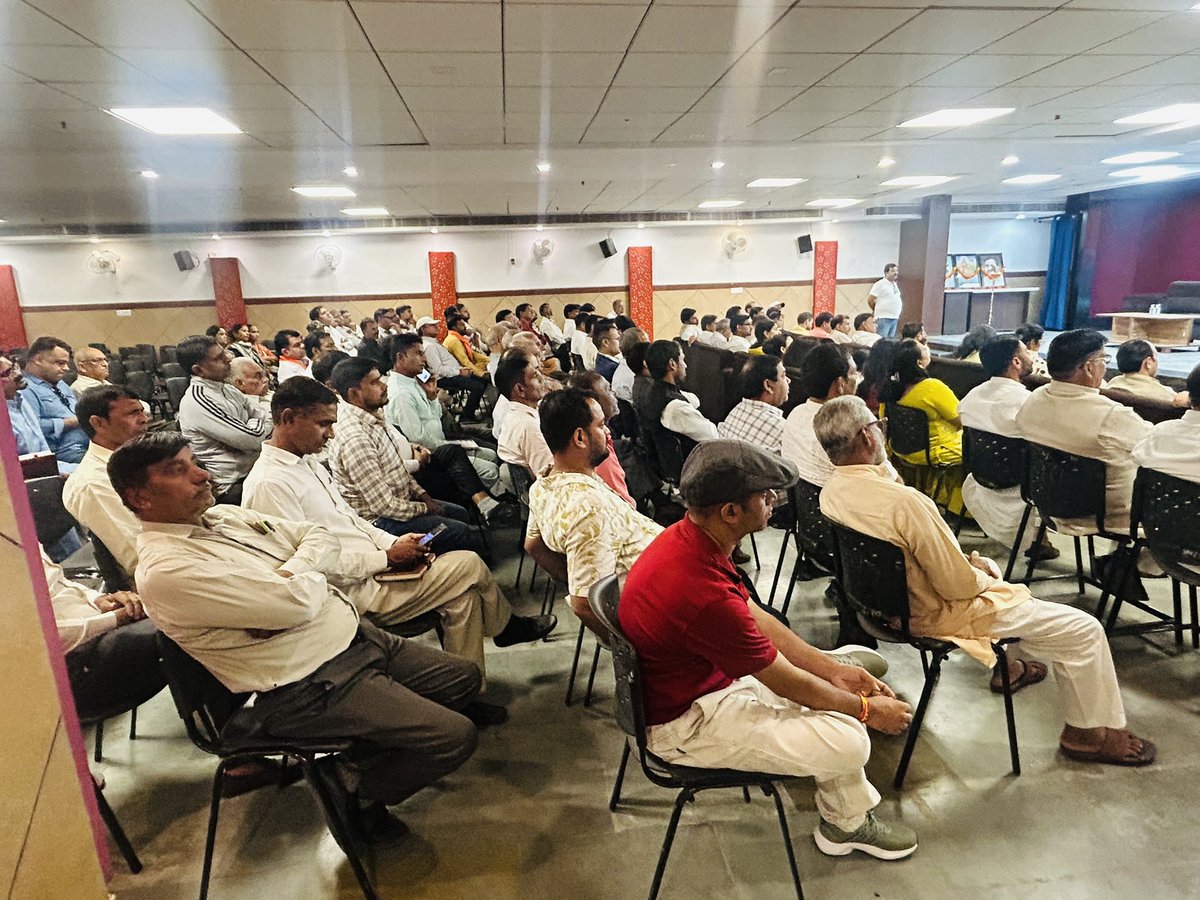 आज आईआईएमटी कॉलेज ग्रेटर नोएडा में दादरी विधानसभा क्षेत्र की “मतदाता गहन पुनरीक्षण (SIR)”  की कार्यशाला में सहभागी रहा।मुख्य वक्ता <a href="/Bjp4GbnagarUP/">BJP Gautam Buddh Nagar</a> के जिला प्रभारी <a href="/PramodguptaAdv/">Pramod Gupta</a> जी तथा जिलाध्यक्ष <a href="/iabhishek4bjp/">Abhishek Sharma</a> जी एवं मा.विधायक श्री <a href="/tejpalnagarMLA/">Tejpal Nagar</a> जी का मार्गदर्शन प्राप्त हुआ।