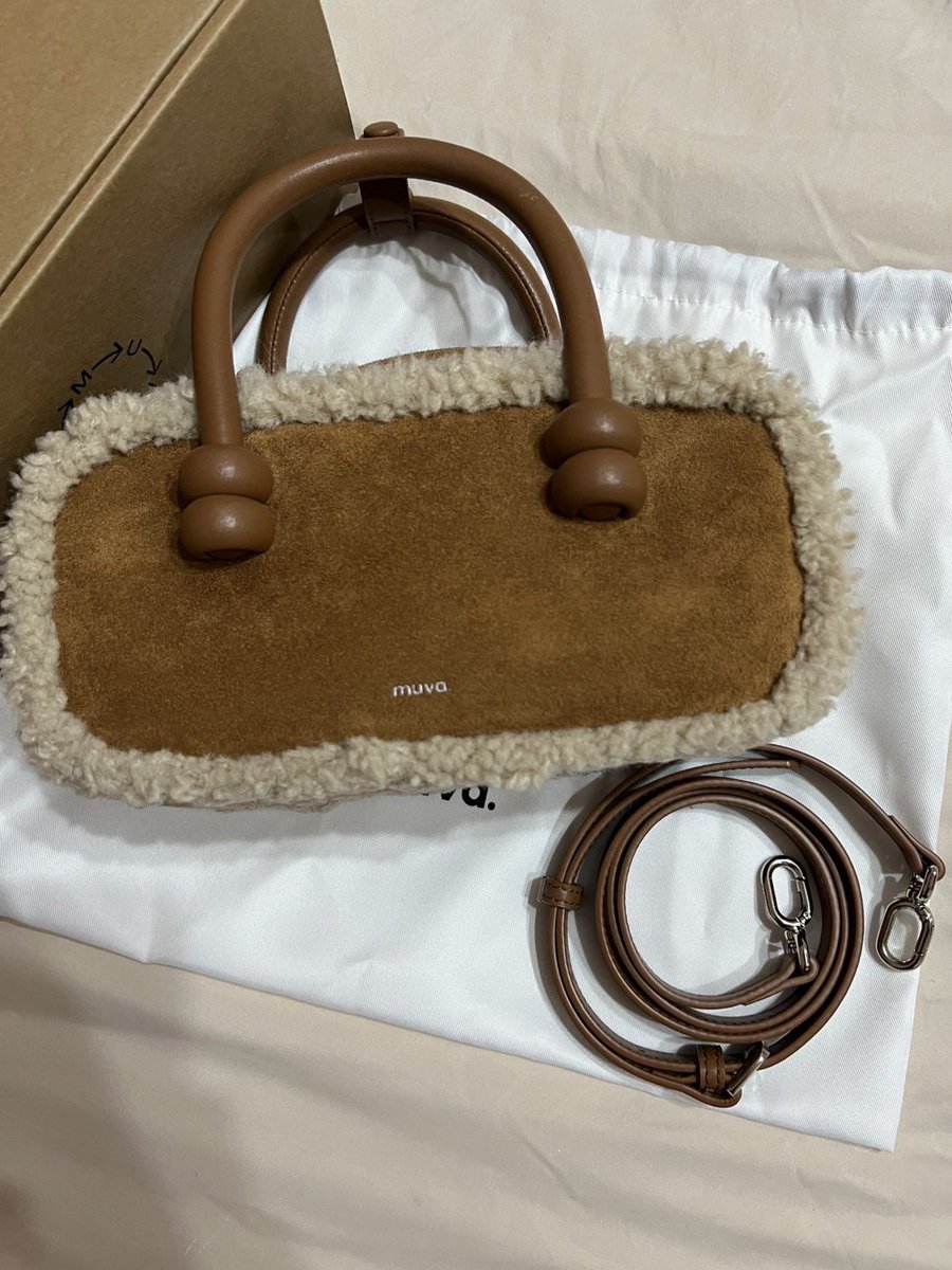 aomlaymy's tweet photo. ส่งต่อ Muva boston cozy Caramel
สภาพใหม่มาก 98% เหมือนพึ่งแกะใช้น้อยมาก แต่น่ารักมากกก🥰
อุปกรณ์ครบ กล่อง ถุง ป้าย 
ขาย 950 บาท รวมส่ง (จาก 1,700)
#muva  #ส่งต่อmuva #ส่งต่อกระเป๋า https://t.co/XqG0wyP34z