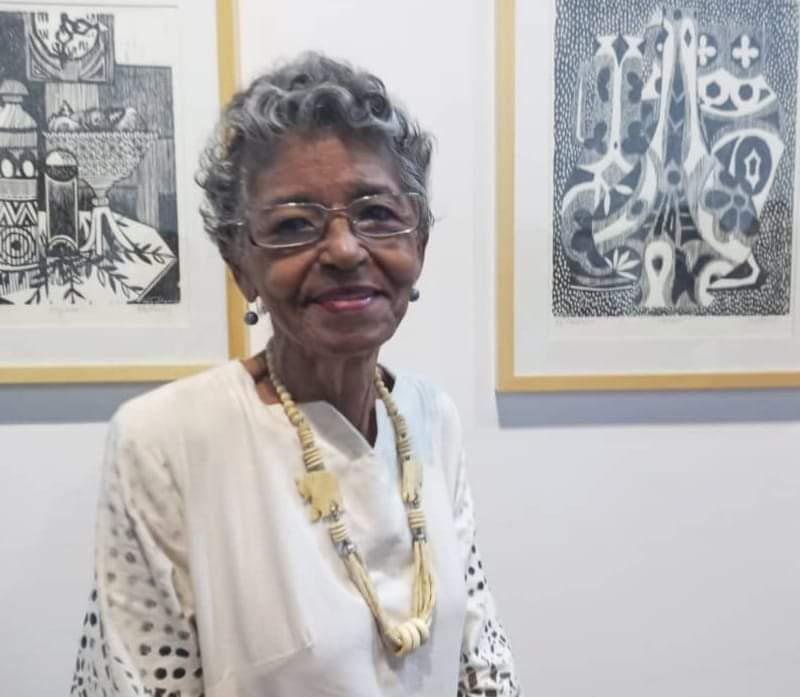 Muchas felicidades a Lesbia Vent Dumois, vicepresidenta de la UNEAC y gloria de nuestra cultura, en sus 93 años. Arte, #Cuba y pasión revolucionaria se funden en ella y despiertan admiración y cariño. Un fuerte abrazo. #CubaEsCultura