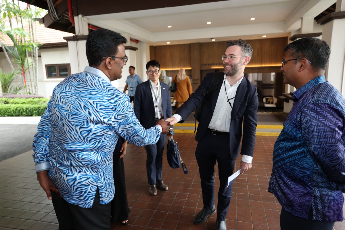 Memacu Malaysia sebagai Negara Maritim Unggul

Sektor maritim kekal sebagai tunjang utama ekonomi negara dengan 96.4% perdagangan Malaysia dikendalikan melalui laut.

Maklumat lanjut: tinyurl.com/3b59bemw (teks ucapan) dan  tinyurl.com/42mszn8m (siaran media)