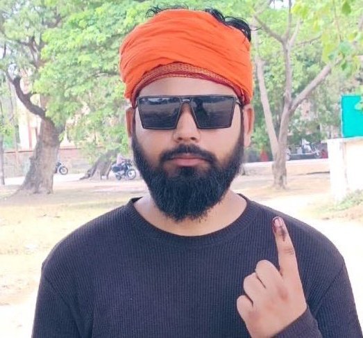 MdKarimDidar's tweet photo. Harun Khan's account was suspended two weeks ago without any reason.
@X @XCorpIndia should reinstate his account. Why @elonmusk going after those who raise voice for Muslims? @iamharunkhan
#RestoreHarunKhan https://t.co/6iOF8eCMxP