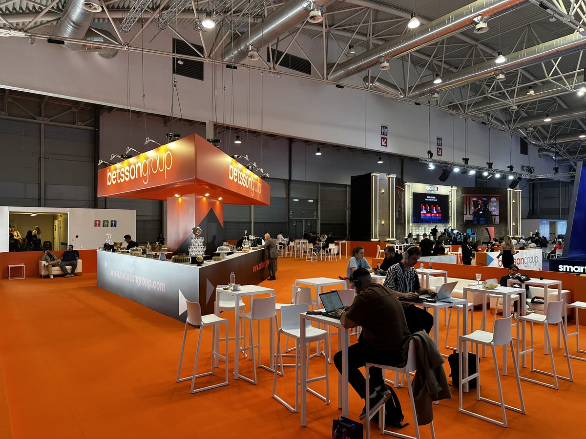 We had two very special guests this week at SiGMA Central Europe - Italian football legend Francesco Totti and beloved actor and screenwriter Lino Banfi! 🇮🇹

👉 We’re still here at SiGMA, so make sure to drop by our booth to meet the team our team. |<a href="/SiGMAworld_/">SiGMA World</a>