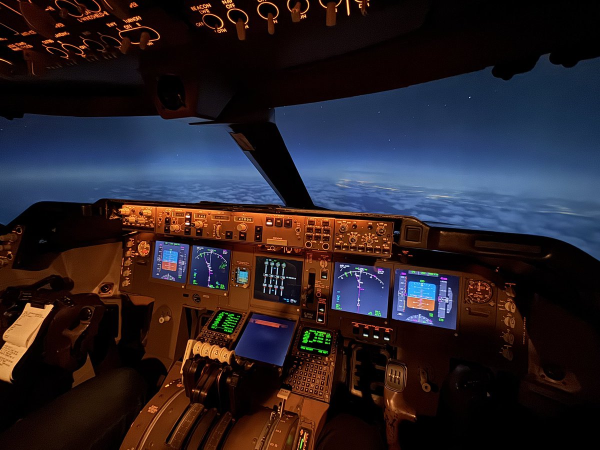 ItsChewwy94's tweet image. Some shots so far during World Flight 2025 from the Simfest 747 sim! 

Fundraising efforts are still ongoing for the @LullabyTrust as we continue our trip around the world: m.twitch.tv/simfestuk/
