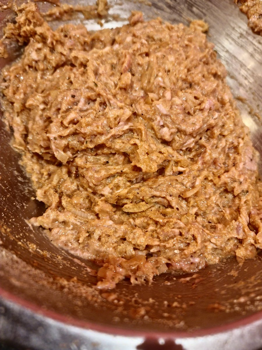 boghoman's tweet photo. “Pork lovers: screaming internally 🤤❤️
Non-pork eaters: peaceful nod 😌💛
All good! Food is love 🍴 #TheEater #FoodConfessions #WeAreEaters” @The_Eaterz @Sin_sins_ https://t.co/tG0kFWePY2
