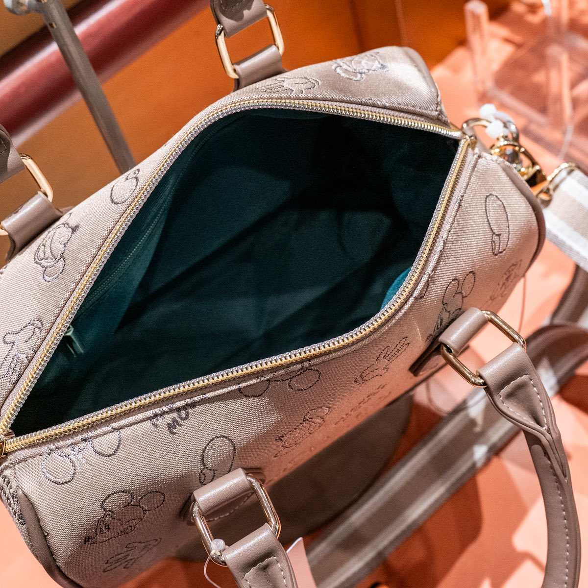 2WAYで楽しめる！ 東京ディズニーリゾート ミッキーデザイントート