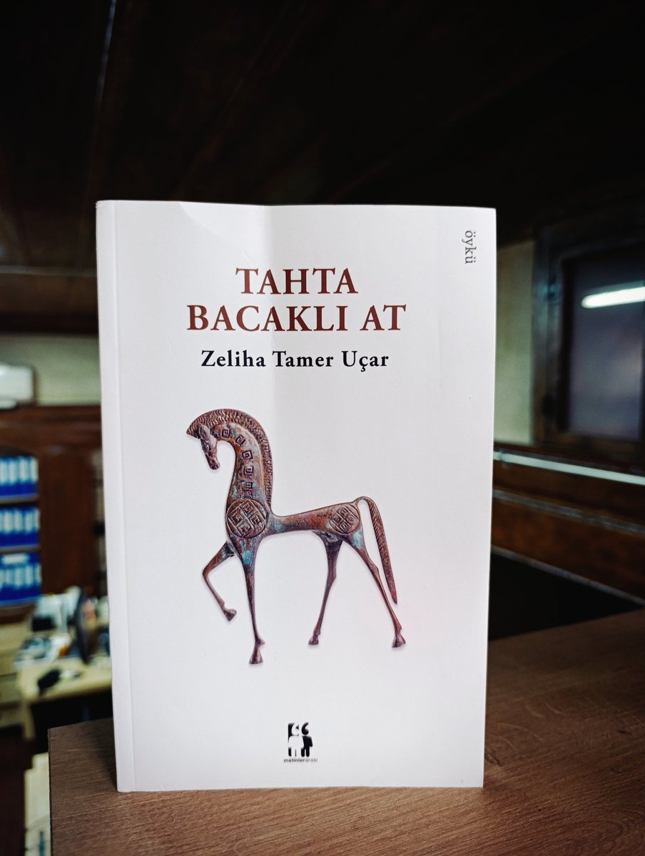 Zeliha Tamer Uçar anlatımın temposunu düşük tutan, anlatı zamanını yavaşlatan, öykü kişilerini bu yavaşlık içinde keşfetmeyi tercih eden bir öykücü. Böylece öykü kişileri gündelik yaşam karmaşası içinde farklı insanlık durumları üzerine düşünme, kendilerini bulma fırsatı